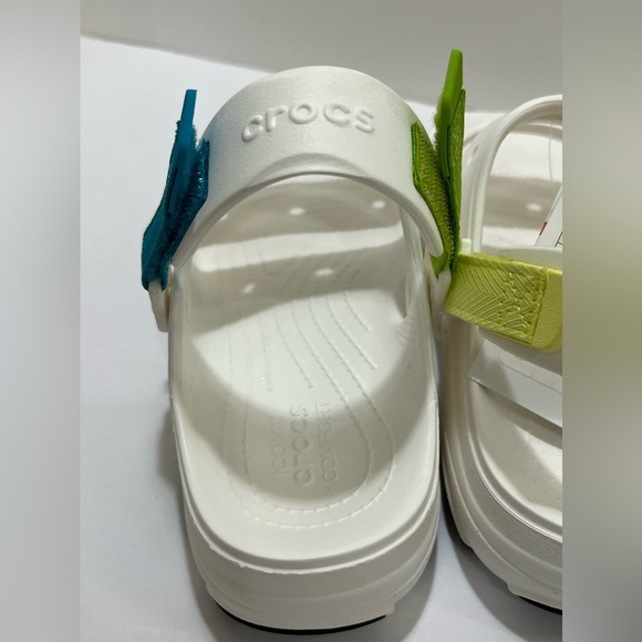 CROCS White Sandals with Adjustable Straps and Ventilation - Picture 11 of 14